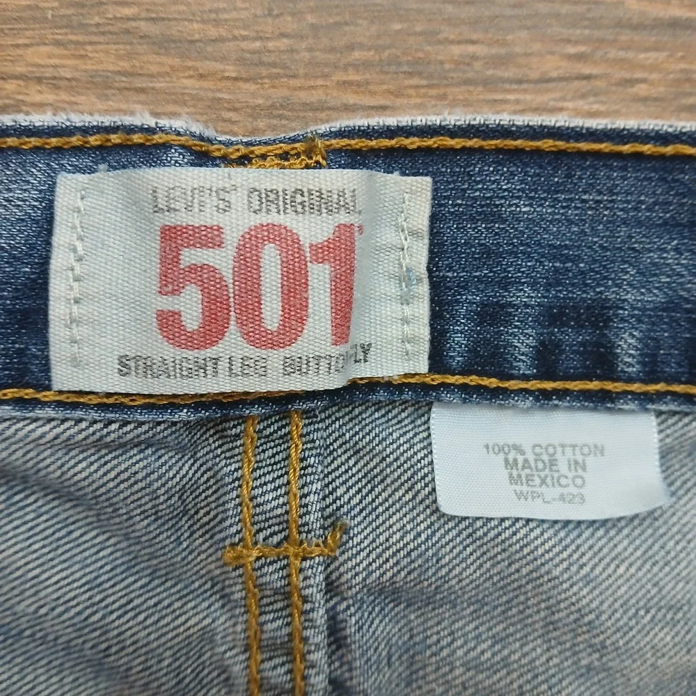Levis 501 Jeans Mens 34x32 (FITS 32x30) Blue Straight Leg Button Fly Denim